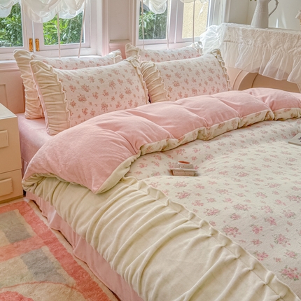 91家纺网 家纺一手货源 找家纺 麦朵家居 2024新款牛奶绒双拼印花四件套 花香-粉