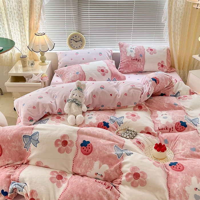 91家纺网 家纺一手货源 找家纺 昔可家纺 2024新款印花牛奶绒四件套系列-2023年热款系列 油画小兔