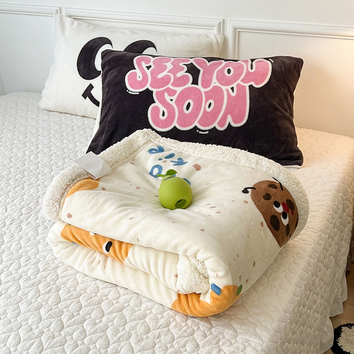 91家纺网 家纺一手货源 找家纺 昔可家纺 2024新款羊羔绒牛奶绒毛毯系列（三）-场景二-卡通系列 小熊曲奇