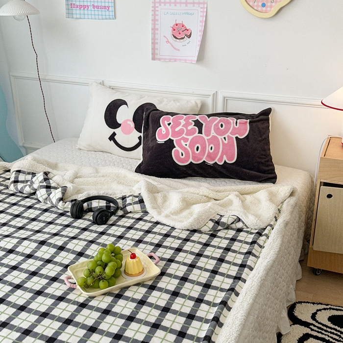 91家纺网 家纺一手货源 找家纺 昔可家纺 2024新款羊羔绒牛奶绒毛毯系列（三）-场景二-ins风系列 雾川灰格