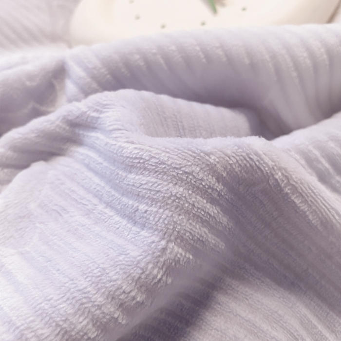 91家纺网 家纺一手货源 找家纺 呗旺鹿 2024新款高克重着色烂花雕花牛奶绒轻奢四件套 爱维紫罗兰