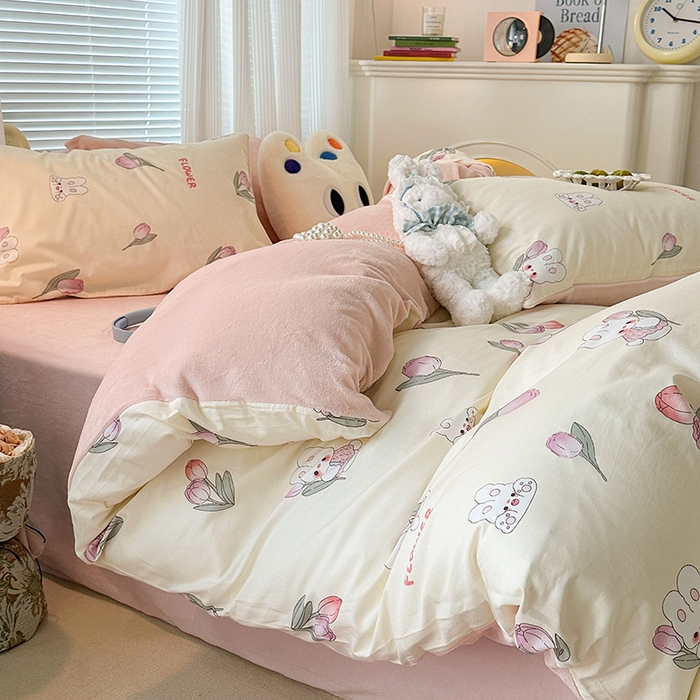 91家纺网 家纺一手货源 找家纺 昔可家纺 2024新款秋冬新款棉加牛奶绒四件套 软萌兔兔郁金