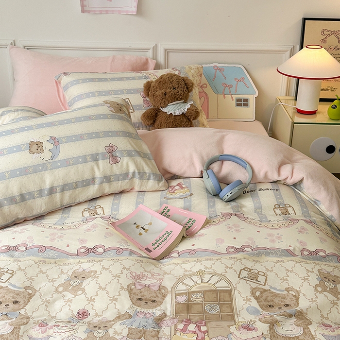 91家纺网 家纺一手货源 找家纺 昔可家纺 2024新款秋冬新款棉加牛奶绒四件套 美味蛋糕熊