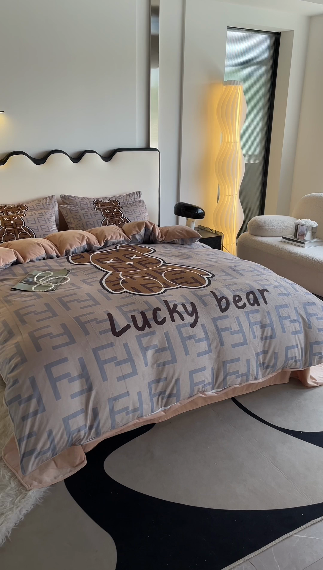 91家纺网 家纺一手货源 找家纺 色鬼布艺 2024新款婴儿绒数码印花牛奶绒四件套仿大牌直播爆款网红款 咔芬