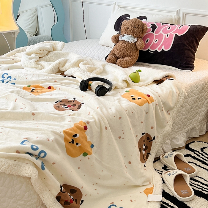 91家纺网 家纺一手货源 找家纺 昔可家纺 2024新款羊羔绒牛奶绒毛毯系列（三）-场景二-卡通系列 小熊曲奇