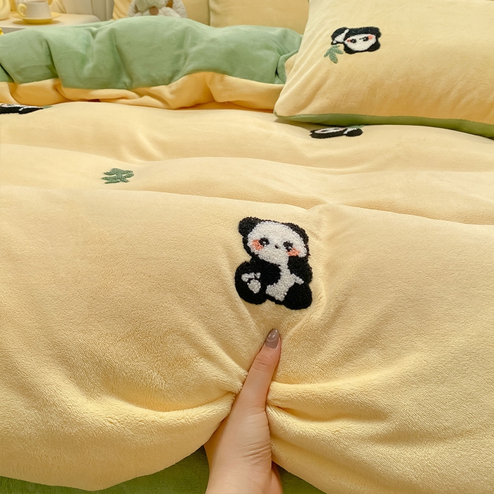 91家纺网 家纺一手货源 找家纺 眠帛家居 2024新款高克重双拼牛奶绒毛巾绣四件套 丫丫