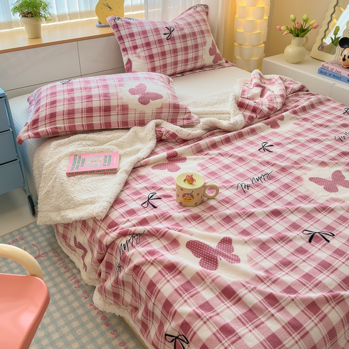 91家纺网 家纺一手货源 找家纺 花伞家居 2024直播新款牛奶绒羊羔绒多功能复合拉链被套款毛毯 毛毯-粉格子蝴蝶