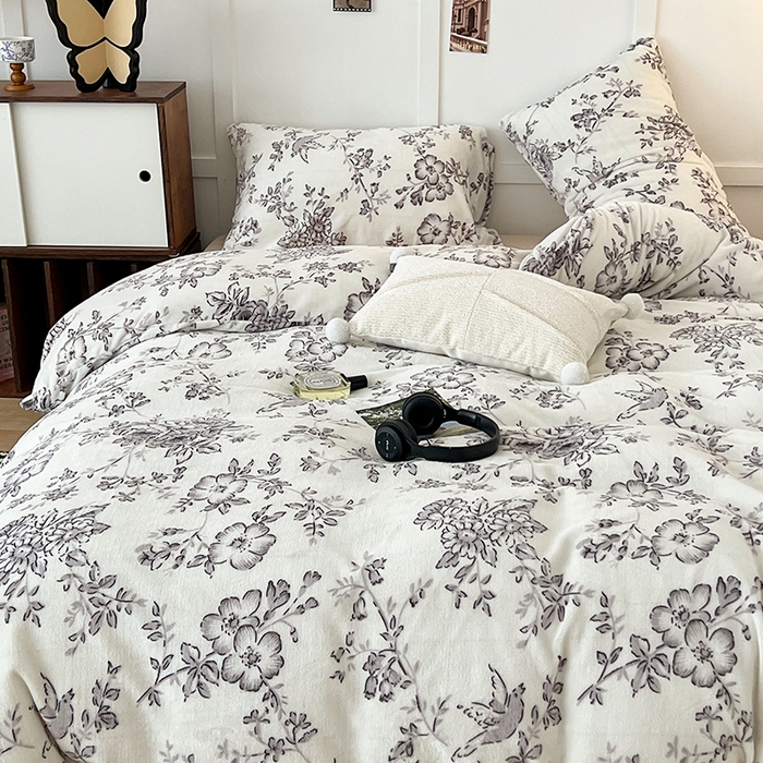 91家纺网 家纺一手货源 找家纺 昔可家纺 2024新款印花牛奶绒四件套系列-复古小清新系列 墨山繁花