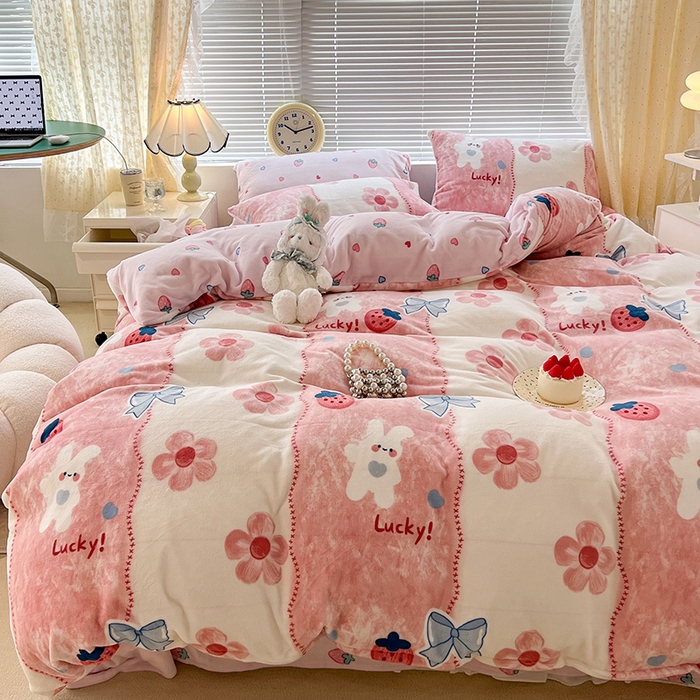 91家纺网 家纺一手货源 找家纺 昔可家纺 2024新款印花牛奶绒四件套系列-2023年热款系列 油画小兔