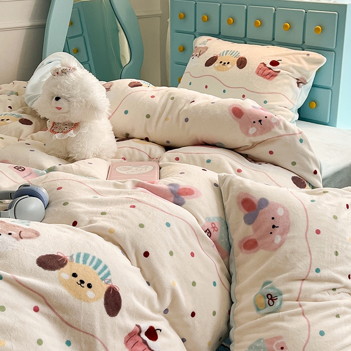 91家纺网 家纺一手货源 找家纺 昔可家纺 2024新款印花牛奶绒四件套系列-卡通系列 萌宠小窝