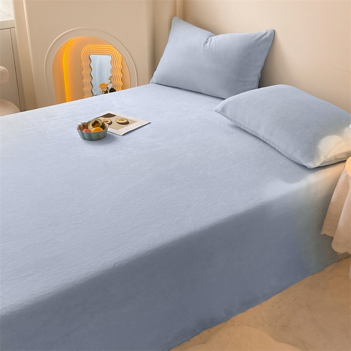 91家纺网 家纺一手货源 找家纺 眠帛家居 2024新款纯色高克重牛奶绒单床单 天空蓝