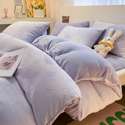 呗旺鹿 2024新款高克重着色烂花雕花牛奶绒轻奢四件套 爱维紫罗兰