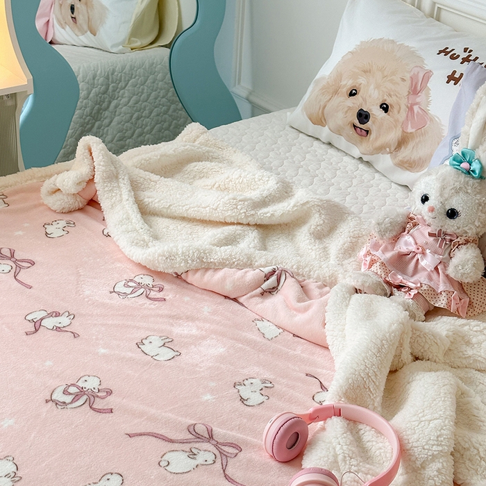 91家纺网 家纺一手货源 找家纺 昔可家纺 2024新款羊羔绒牛奶绒毛毯系列（三）-场景二-卡通系列 星野兔