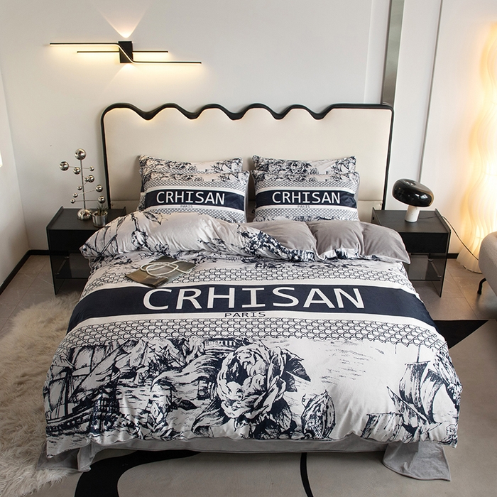 91家纺网 家纺一手货源 找家纺 色鬼布艺 2024新款婴儿绒数码印花牛奶绒四件套仿大牌直播爆款网红款 插画师