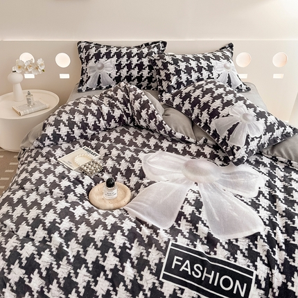 91家纺网 家纺一手货源 找家纺 （总）花伞家居 2024新款小香风大版加厚牛奶绒四件套