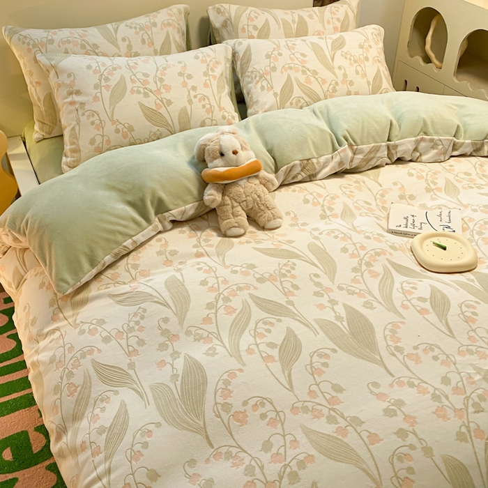 91家纺网 家纺一手货源 找家纺 呗旺鹿 2024新款高克重着色烂花雕花牛奶绒轻奢四件套 春日铃兰清新绿