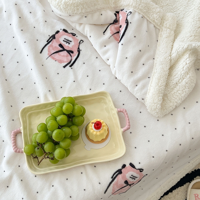 91家纺网 家纺一手货源 找家纺 昔可家纺 2024新款羊羔绒牛奶绒毛毯系列（三）-场景二-ins风系列 芭蕾蛋糕