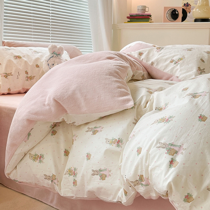 91家纺网 家纺一手货源 找家纺 昔可家纺 2024新款秋冬新款棉加牛奶绒四件套 甜心篮子兔