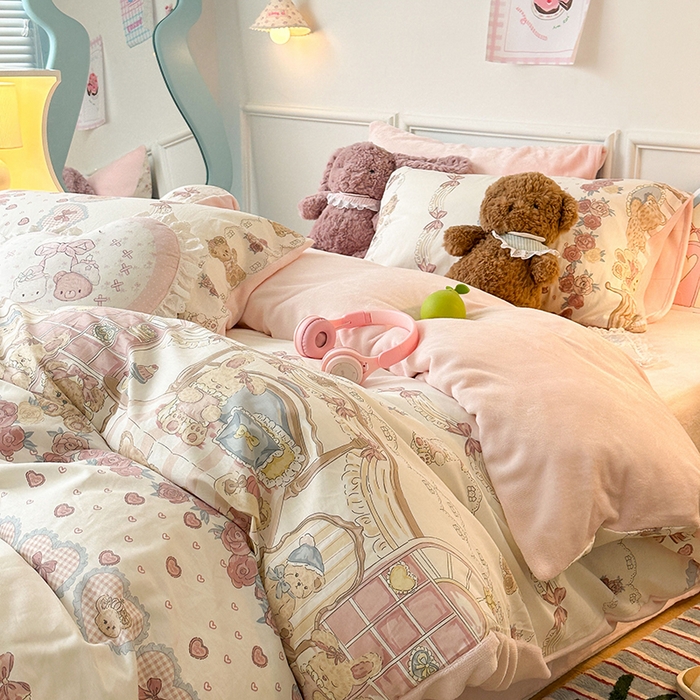 91家纺网 家纺一手货源 找家纺 昔可家纺 2024新款秋冬新款棉加牛奶绒四件套 洛丽塔爱心熊