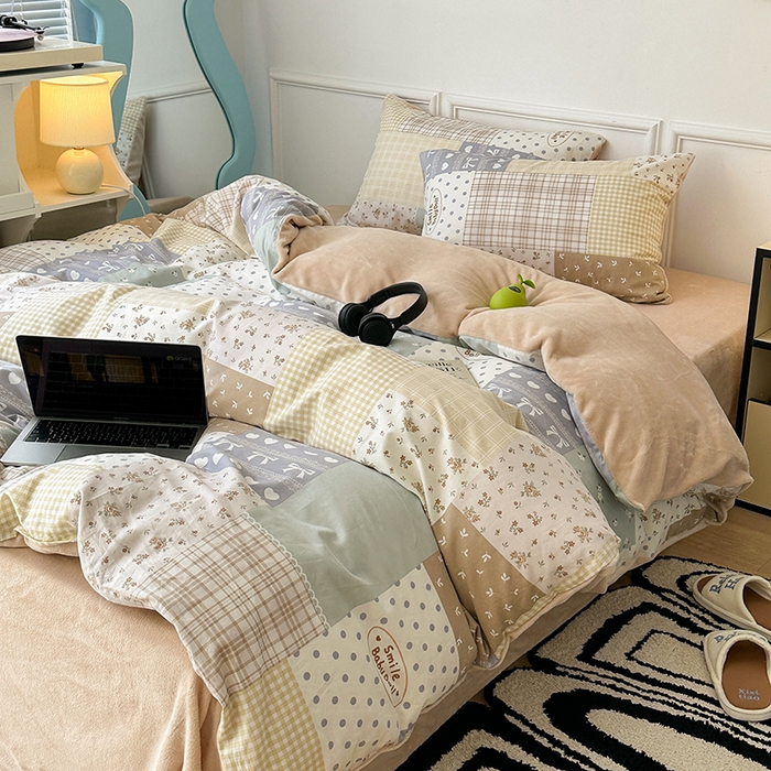 91家纺网 家纺一手货源 找家纺 昔可家纺 2024新款秋冬新款棉加牛奶绒四件套 拼接复古碎花