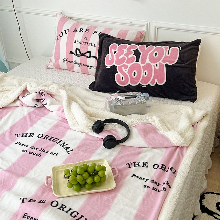 91家纺网 家纺一手货源 找家纺 昔可家纺 2024新款羊羔绒牛奶绒毛毯系列（三）-场景二-少女风系列 粉墨甜心