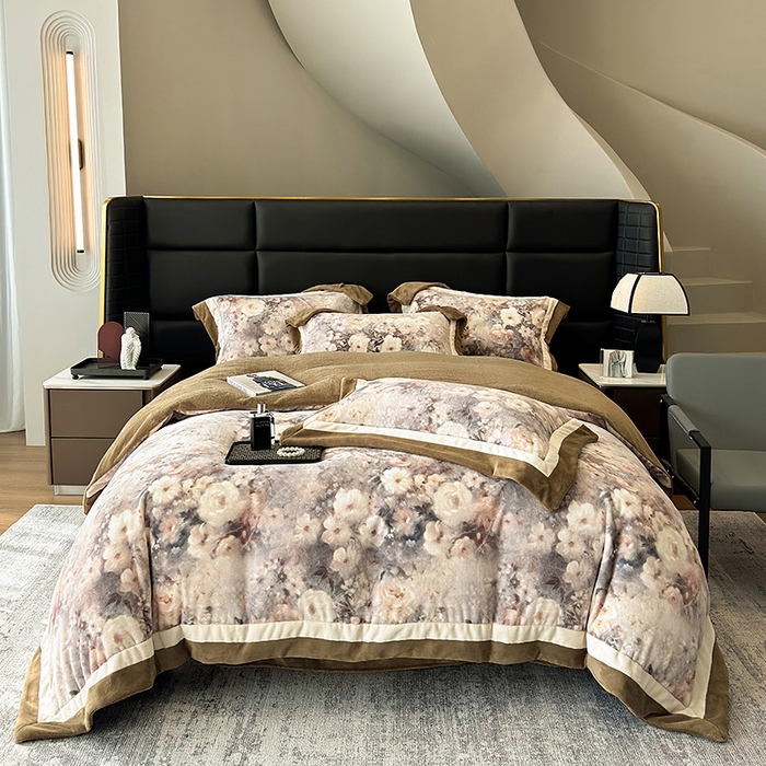 91家纺网 家纺一手货源 找家纺 凡客家居 2024新款高克重牛奶绒数码印花双拼角四件套 赫莲娜