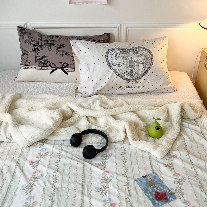 91家纺网 家纺一手货源 找家纺 昔可家纺 2024新款羊羔绒牛奶绒毛毯系列（三）-场景二-复古花卉系列 琉璃花语