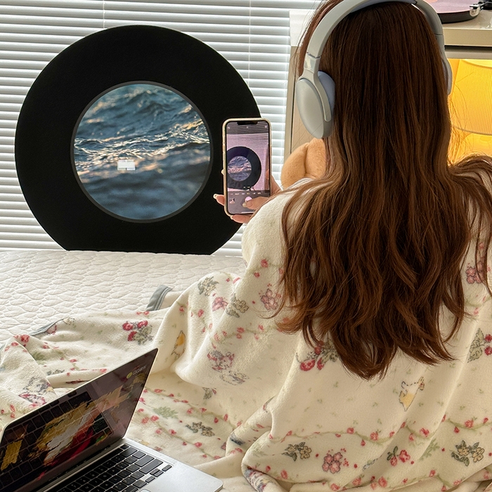 91家纺网 家纺一手货源 找家纺 （总）昔可家纺 2024新款保暖甜美草莓小兔单层毯