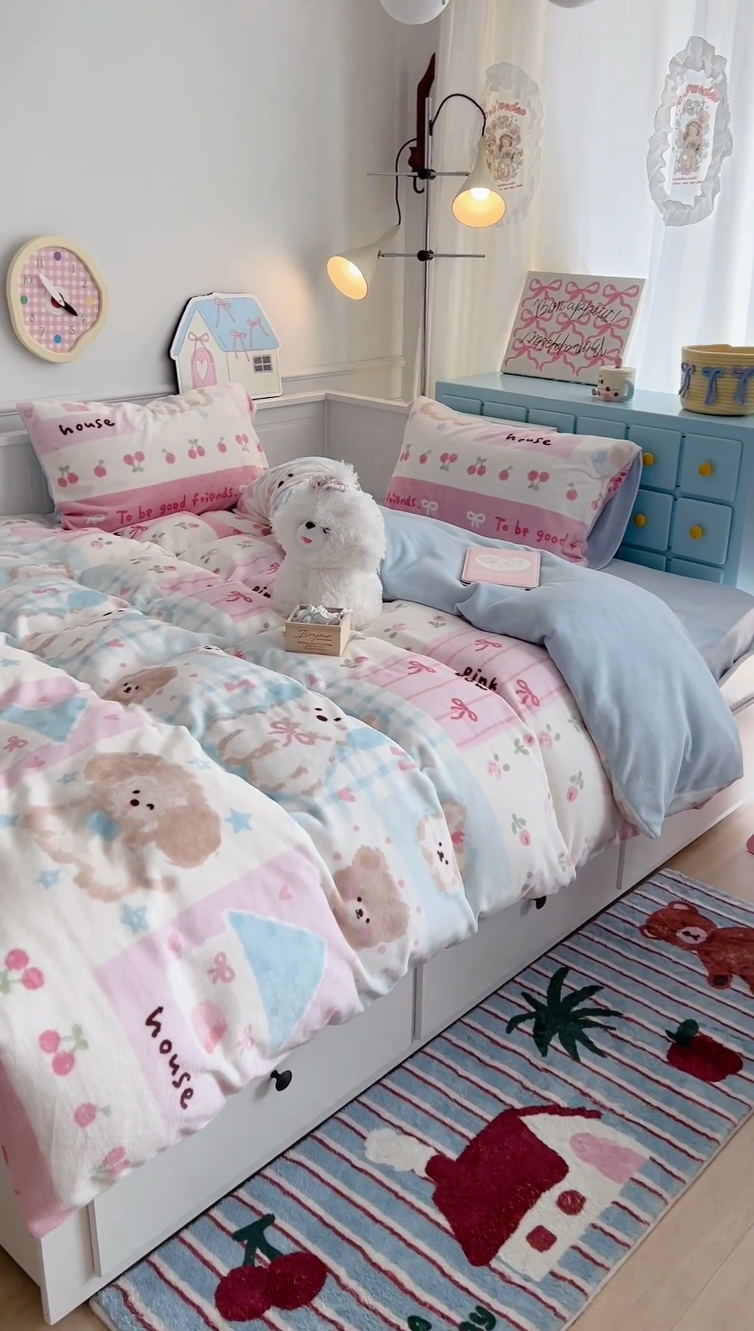 91家纺网 家纺一手货源 找家纺 昔可家纺 2024新款印花牛奶绒四件套系列-卡通系列 油画狗狗