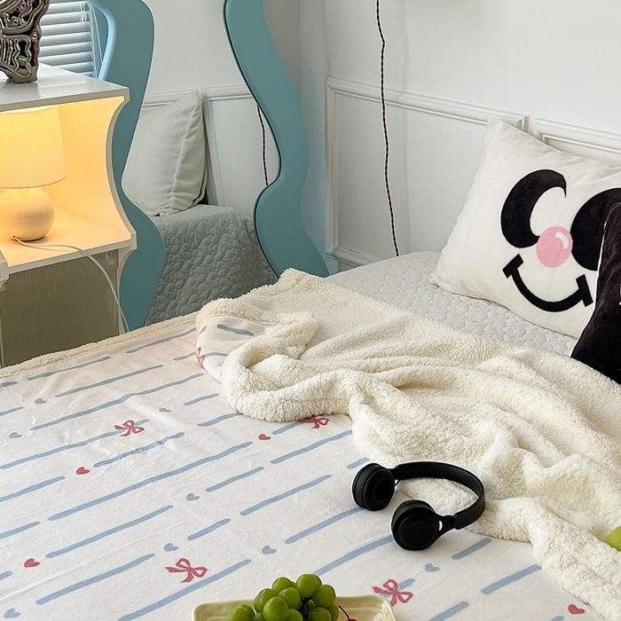 91家纺网 家纺一手货源 找家纺 昔可家纺 2024新款羊羔绒牛奶绒毛毯系列（三）-场景二-少女风系列 梦幻蝴蝶结