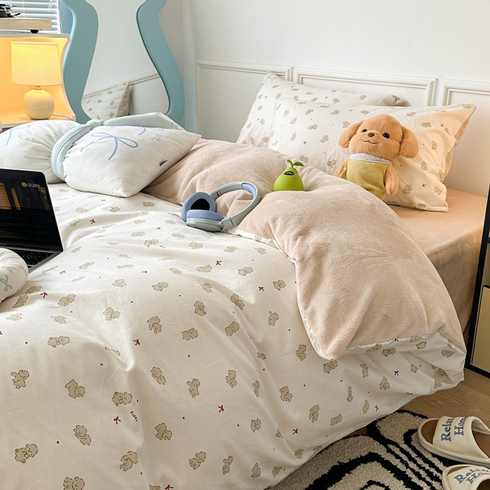 91家纺网 家纺一手货源 找家纺 昔可家纺 2024新款秋冬新款棉加牛奶绒四件套 棕色小比熊