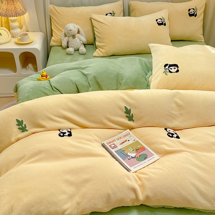 91家纺网 家纺一手货源 找家纺 眠帛家居 2024新款高克重双拼牛奶绒毛巾绣四件套 丫丫