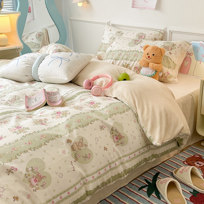 91家纺网 家纺一手货源 找家纺 昔可家纺 2024新款秋冬新款棉加牛奶绒四件套 竖莓小兔