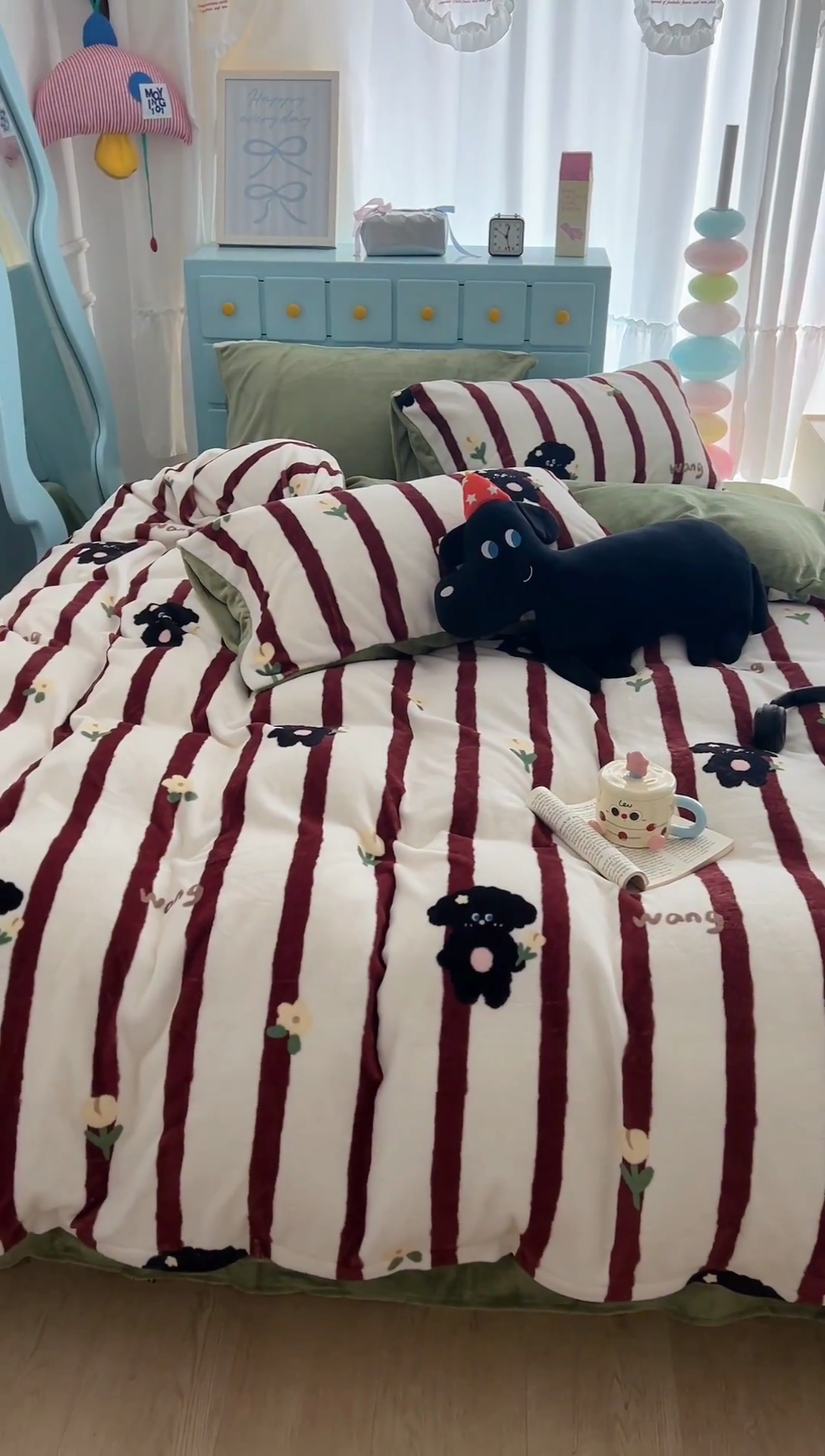 91家纺网 家纺一手货源 找家纺 昔可家纺 2024新款印花牛奶绒四件套系列-卡通系列 萌萌小修狗