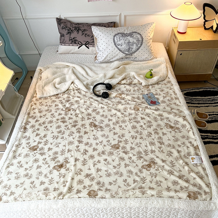 91家纺网 家纺一手货源 找家纺 昔可家纺 2024新款羊羔绒牛奶绒毛毯系列（三）-场景二-复古花卉系列 复古蝴蝶