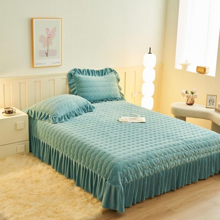 91家纺网 家纺一手货源 找家纺 （总）茉保家纺 2025新款纯色牛奶绒床盖