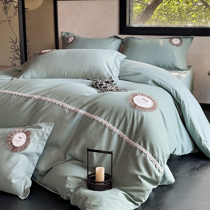 91家纺网 家纺一手货源 找家纺 宜家坊 2024秋冬加厚肌理纹碳素磨毛刺绣贴布绣花边新中式四件套 绿色