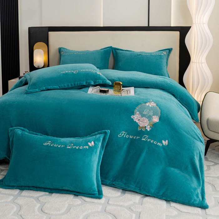 91家纺网 家纺一手货源 找家纺 晶缦家纺 2024新款高克重牛奶绒刺绣花四件套 花仙子-雅绿