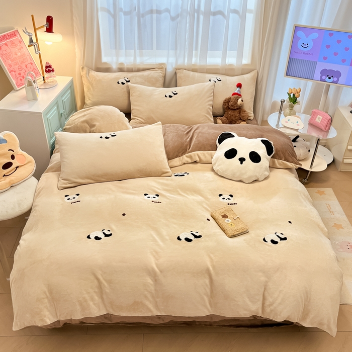 91家纺网 家纺一手货源 找家纺 慕尚家纺 2025新款牛奶绒毛巾绣刺绣四件套 熊猫天下 咖