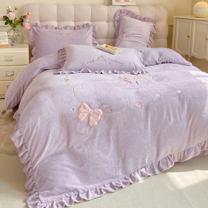 91家纺网 家纺一手货源 找家纺 蜜柚 2024新款全消光高克重韩版小清新贴布绣四件套 蝴蝶结-紫