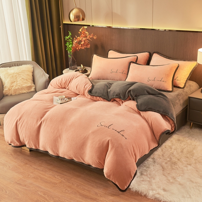 91家纺网 家纺一手货源 找家纺 吾诺 2024新款双拼色牛奶绒四件套 风格一 双拼香槟