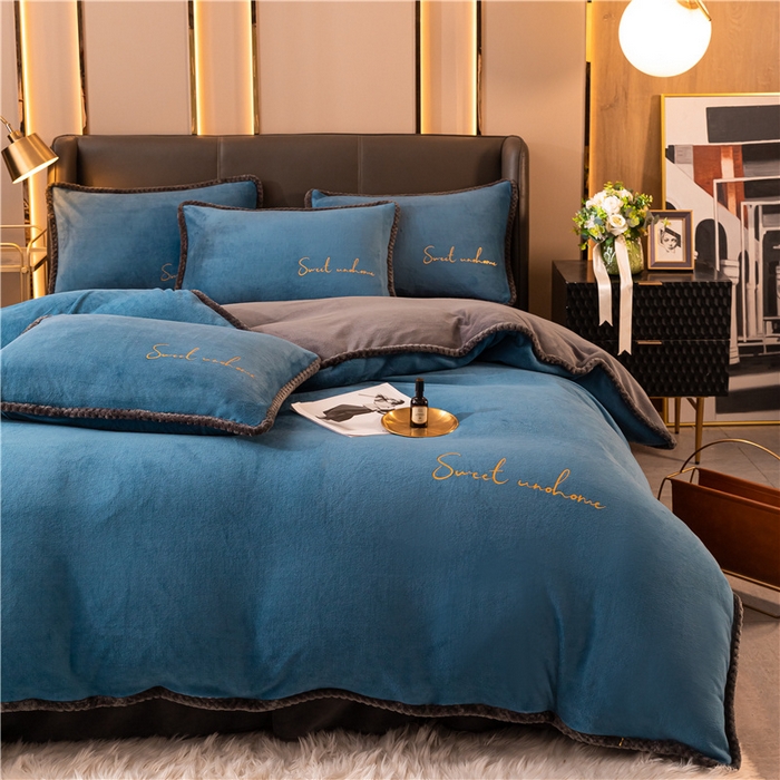 91家纺网 家纺一手货源 找家纺 吾诺 2024新款双拼色牛奶绒四件套 风格二 双拼中蓝