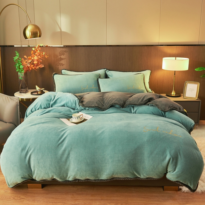 91家纺网 家纺一手货源 找家纺 吾诺 2024新款双拼色牛奶绒四件套 风格一 双拼湖兰