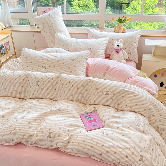 91家纺网 家纺一手货源 找家纺 麦伦家居 2024秋冬新品 多功能床品全棉+牛奶绒四件套 碎花小熊