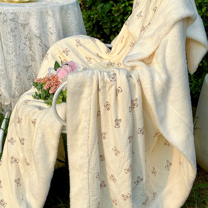 91家纺网 家纺一手货源 找家纺 木楌家居 2025新款皱绉纱空调盖被毯 快乐小熊