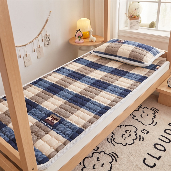 91家纺网 家纺一手货源 找家纺 东宇床垫 2025新款牛奶绒床褥学生床 格子蓝