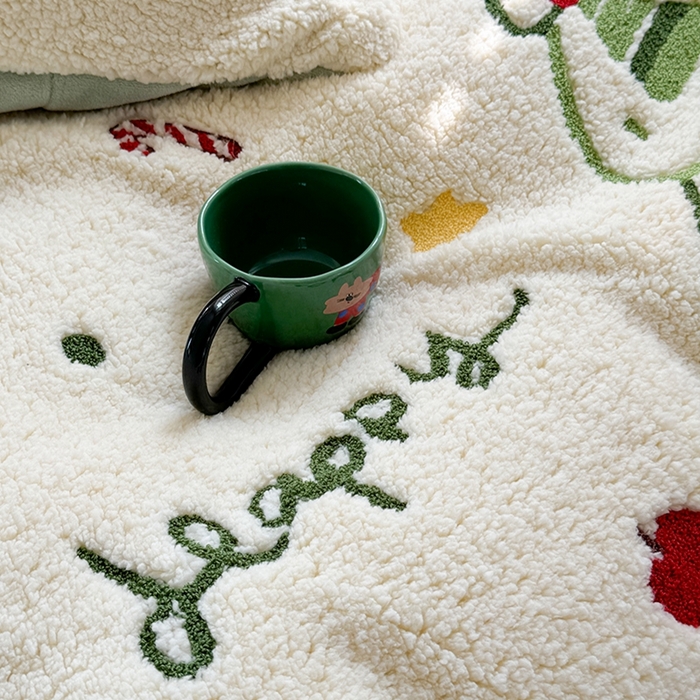 91家纺网 家纺一手货源 找家纺 蜜柚 2024新款高克重羊羔绒牛奶绒毛巾绣四件套 圣诞树