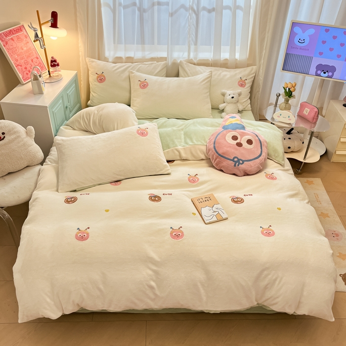 91家纺网 家纺一手货源 找家纺 （总）慕尚家纺 2025新款牛奶绒毛巾绣刺绣四件套