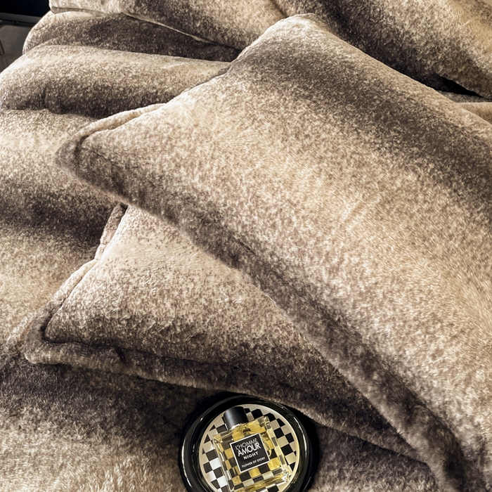 91家纺网 家纺一手货源 找家纺 慕尚家纺 2025新款高端亲肤舒适暖芙兔毛四件套 暖芙-深咖