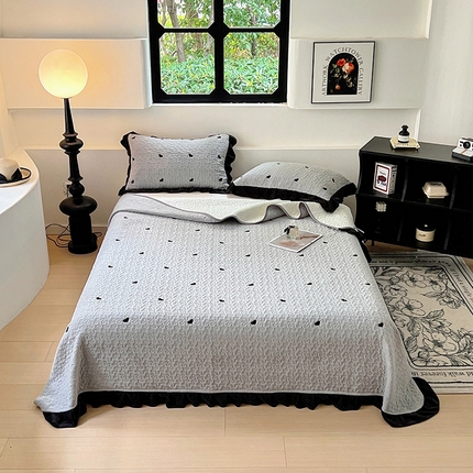 美梦家纺 2024新款牛奶绒法式绣花夹棉床盖 绒爱心·银河灰